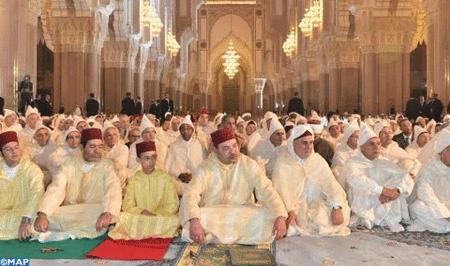 أمير المؤمنين يترأس بمسجد الحسن الثاني بالدار البيضاء حفلا دينيا كبيرا إحياء لليلة القدر المباركة